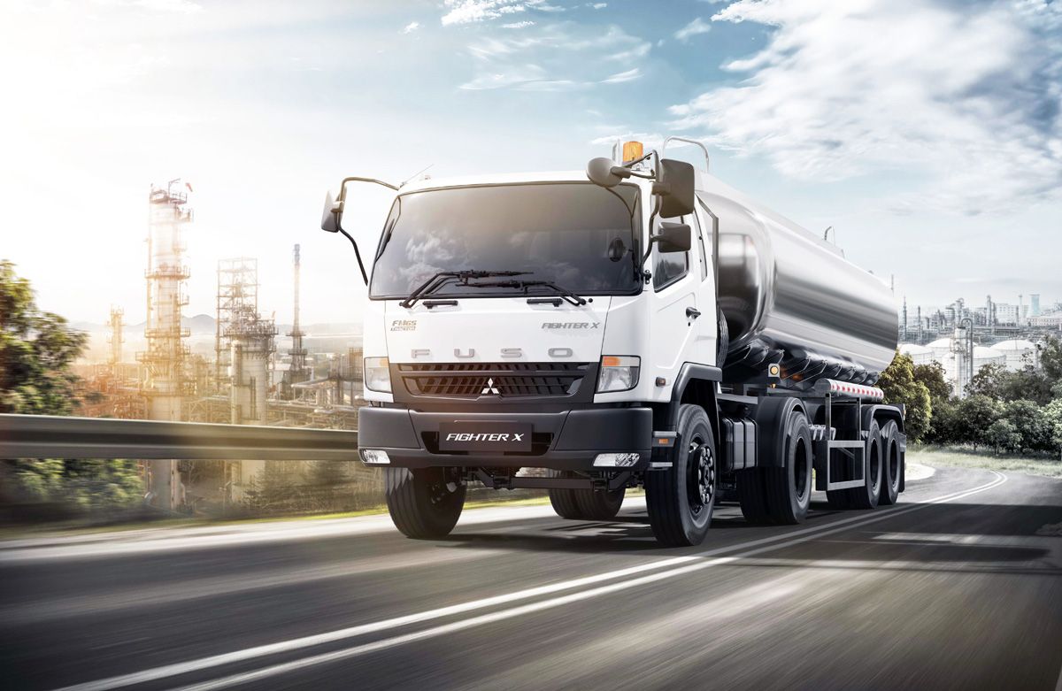 Mitsubishi Fuso Perkenalkan Fighter X FM65F Tractor Head 4x2: Solusi Baru untuk Armada Logistik Indonesia
