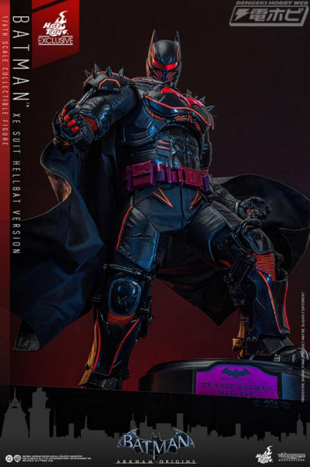 バットマン：アーカム・ビギンズ』より、XEスーツを着用した