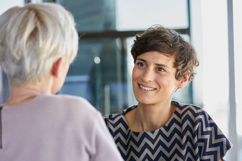 Expert warns overdoing eye contact is major sign someone is lying to you