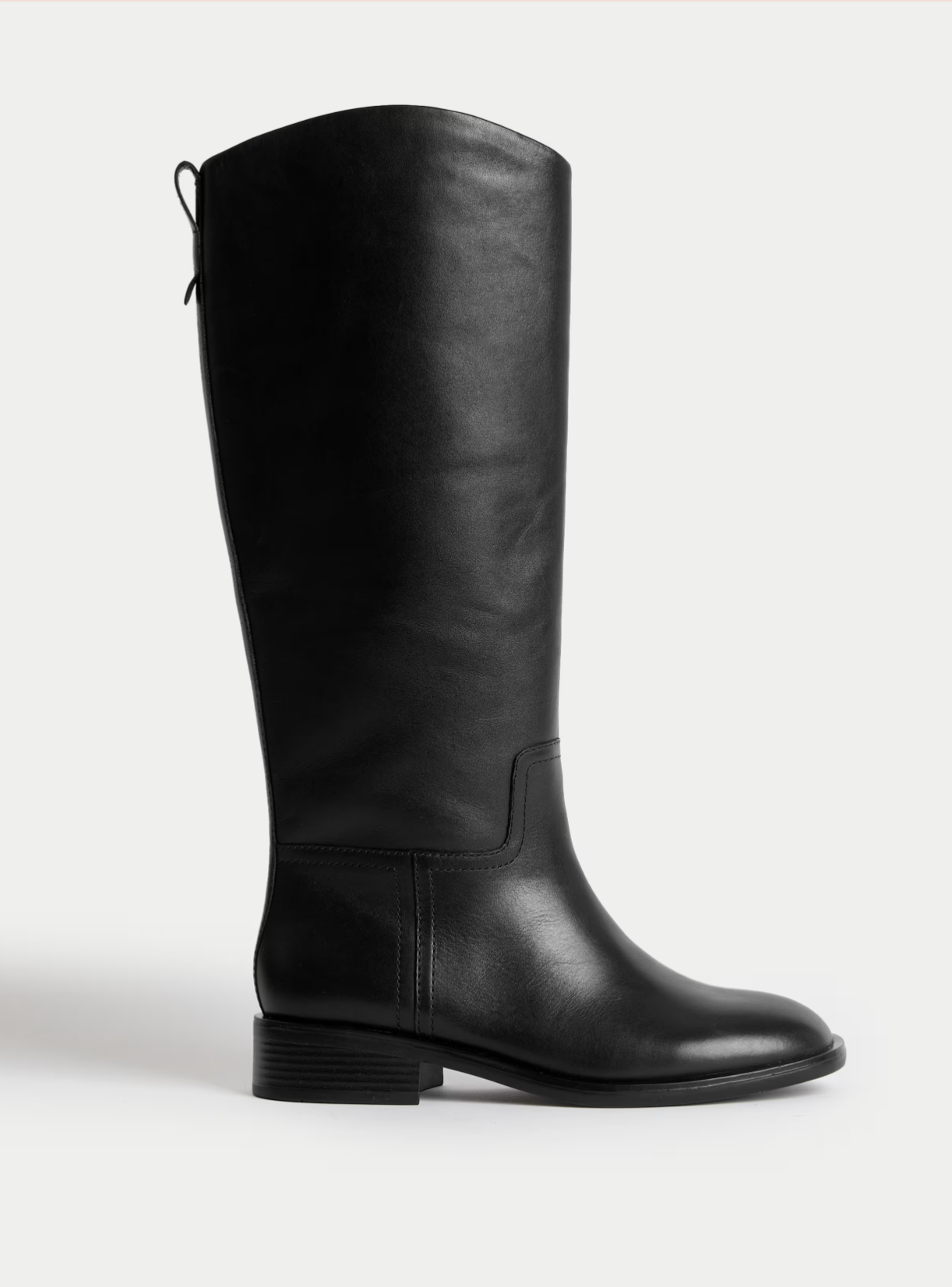 These are the so-called ‘boring’ boots that make every outfit look ...
