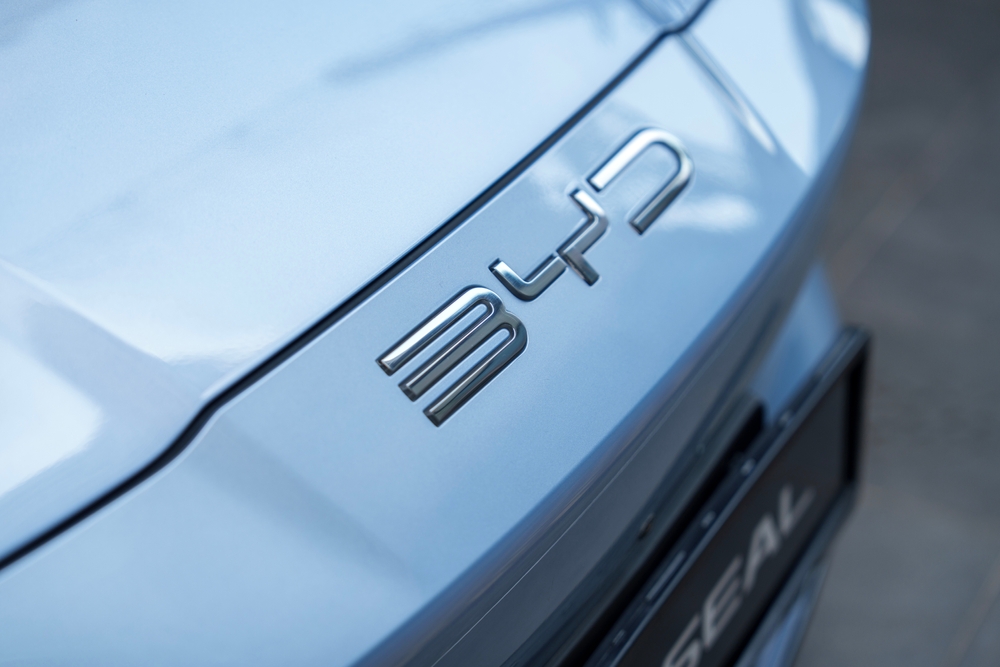 warren belt bag with coach motif