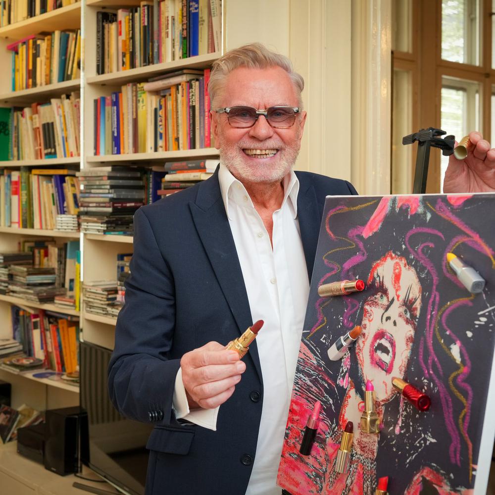 „Mr. Lipstick“: Starvisagist René Koch malt jetzt Bilder mit Lippenstiften