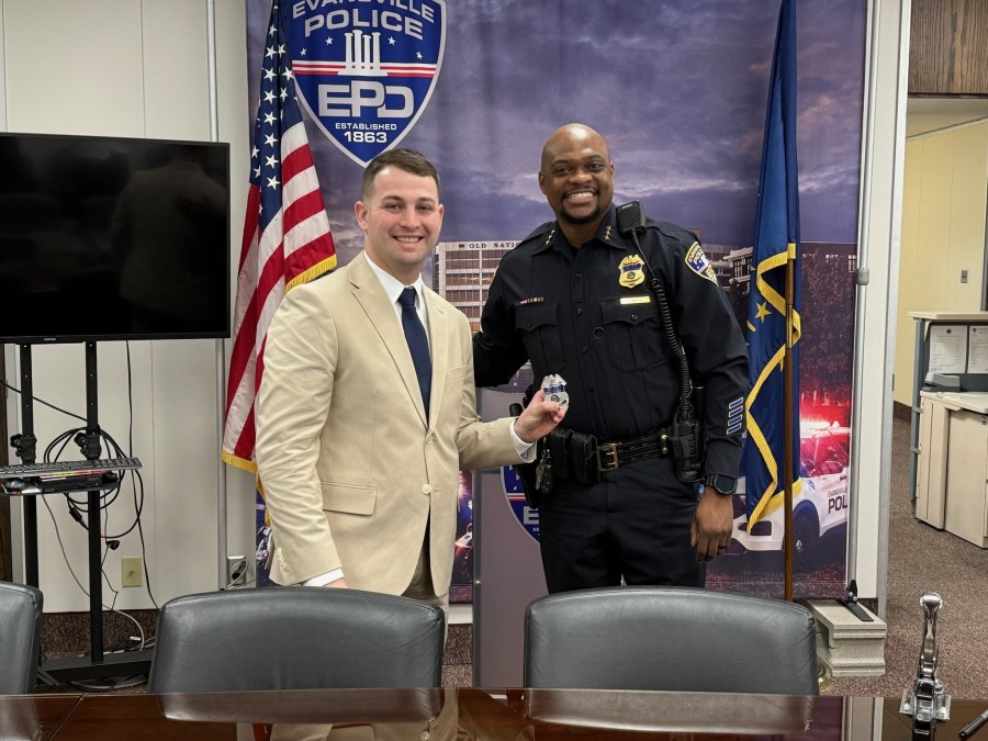 Evansville officer may lose use of legs after shooting