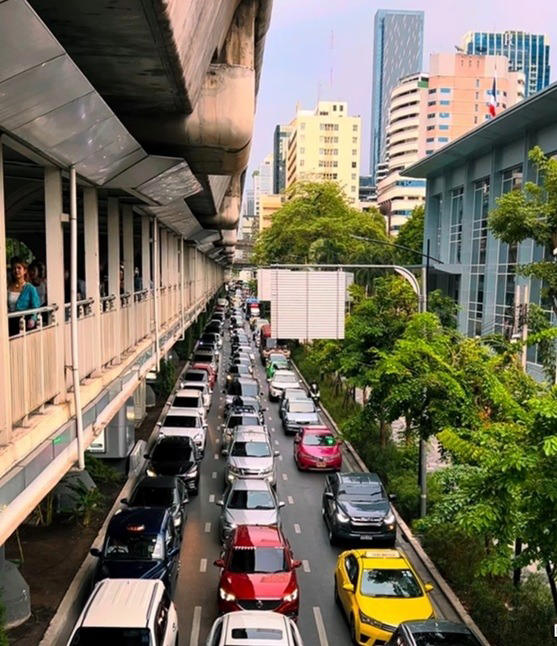 Narrower car lanes: lessons from 10 days of driving in Thailand