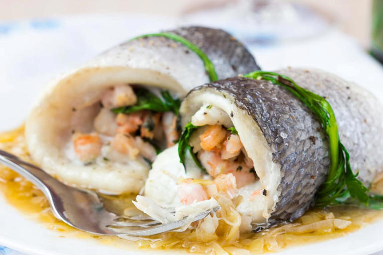 cómo hacer filete de pescado relleno de camarones