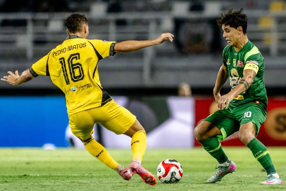 Prediksi Madura United vs Persebaya: Uston dan Bruno Incar Kemenangan, Carlos Siapkan Strategi Baru