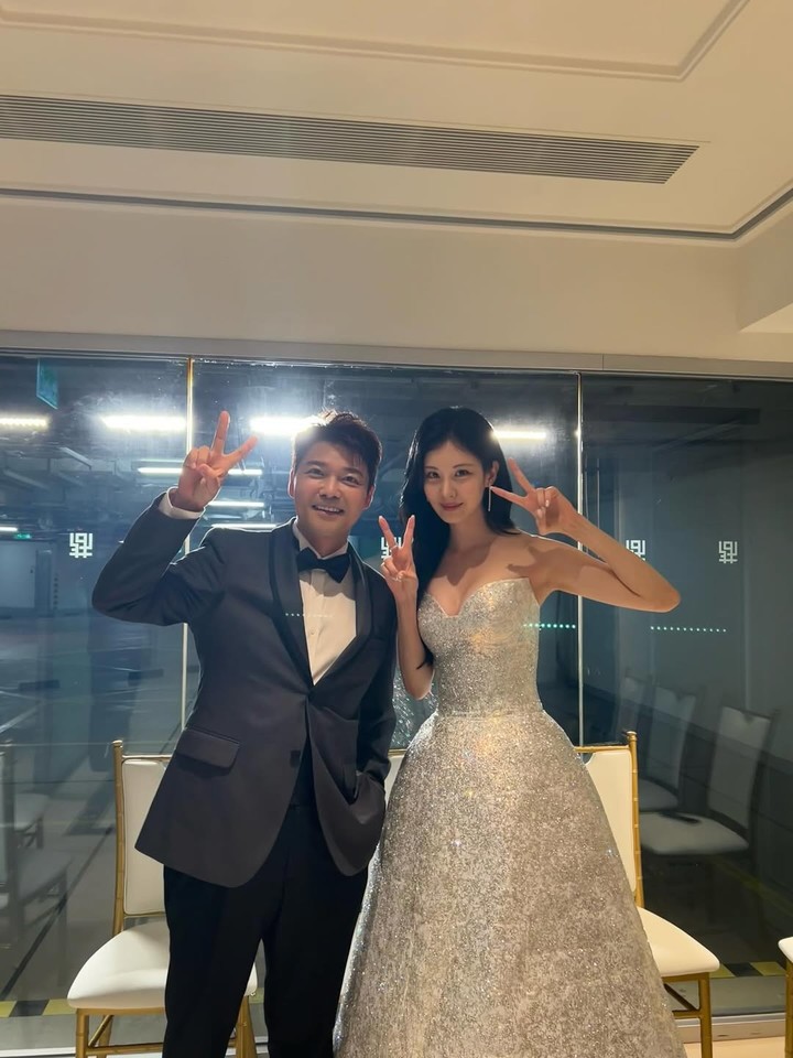 서현, 레드카펫 아닌 웨딩홀? 순백의 드레스 자태