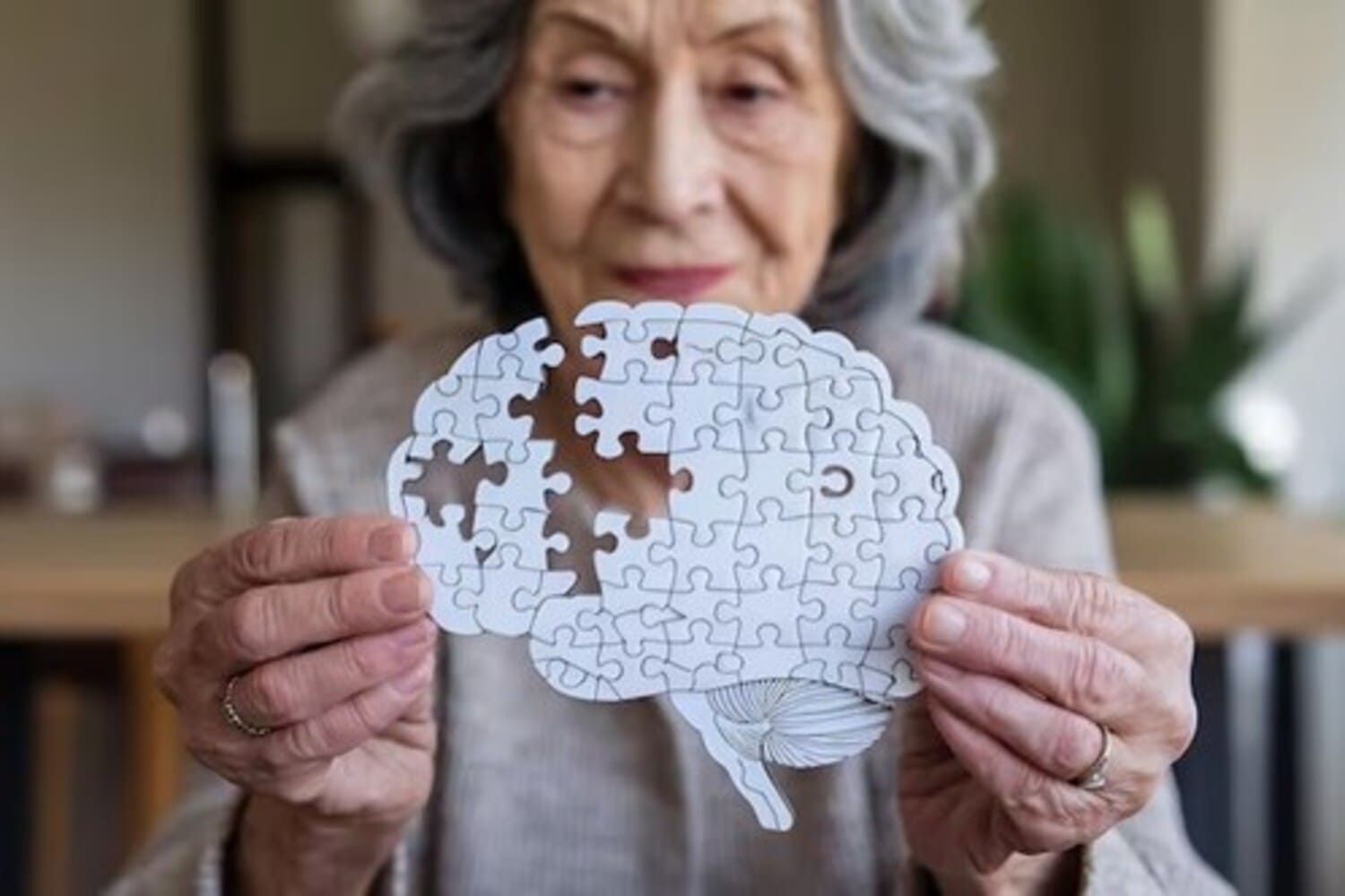 5 Kebiasaan Cegah Alzheimer, Apa Saja?