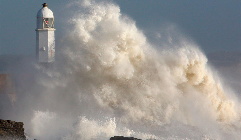Met Eireann issue thunderstorm alert as Storm Amy looms