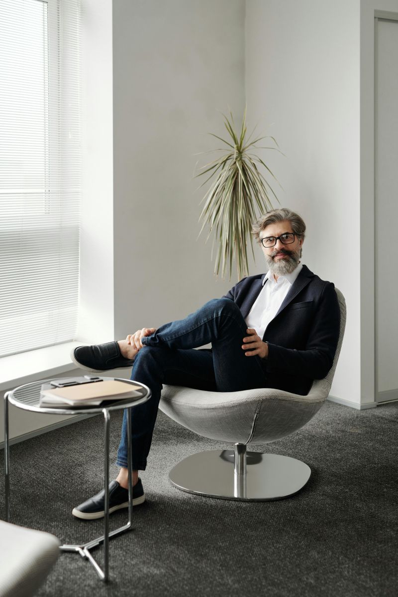 Psychologists Reveal 15 Phrases Men Use That Destroy Trust