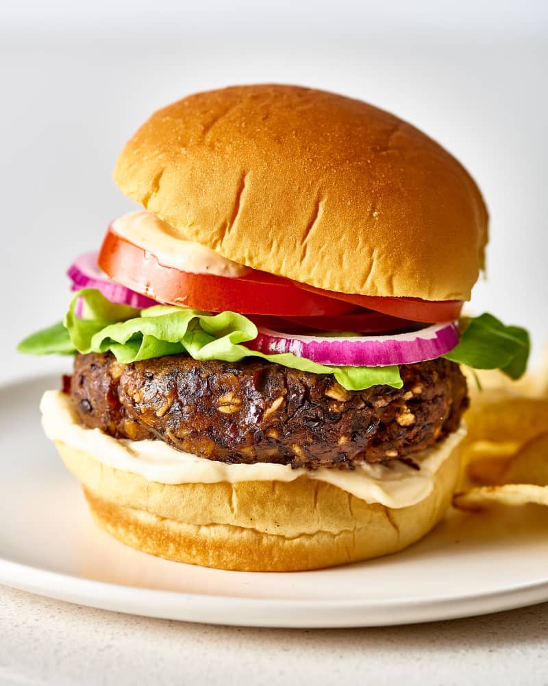 5-Ingredient Black Bean Veggie Burgers