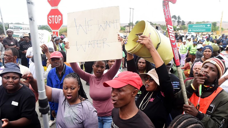 Merafong Municipality under fire for R700,000 monthly water tanker expenses