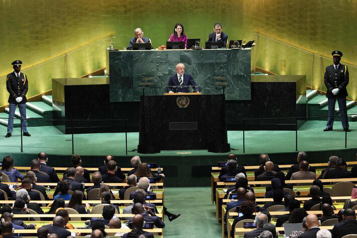 O presidente do Brasil, Luiz Inácio Lula da Silva, discursa na Assembleia-Geral da ONU, em Nova York Foto: Michael M. Santiago/AFP