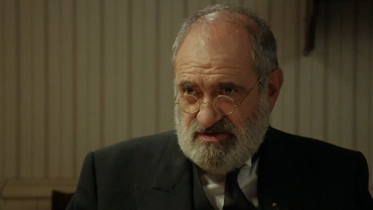 La Promessa Anticipazioni 24 settembre 2025: Don Romulo confessa, ecco perché non ha ucciso Leocadia