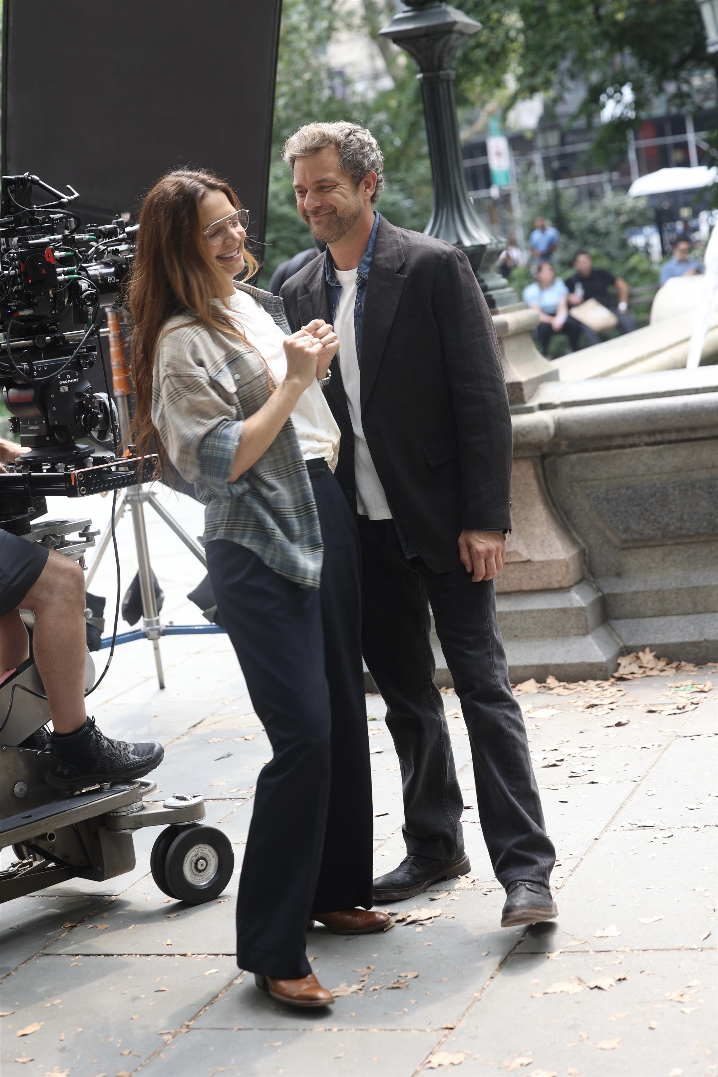 Katie Holmes and Joshua Jackson get cozy during ‘Dawson’s Creek’ reunion