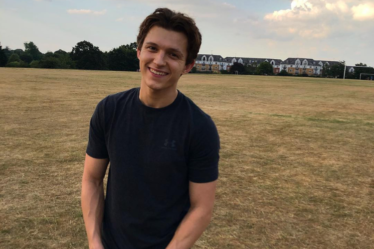 Tom Holland Alami Kepala Pusing Ringan, Syuting Spider-Man: Brand New Day Ditunda