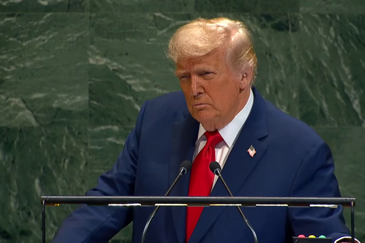 Trump Mulai Pidato PBB dengan Tertawa pada Prompter Rusak