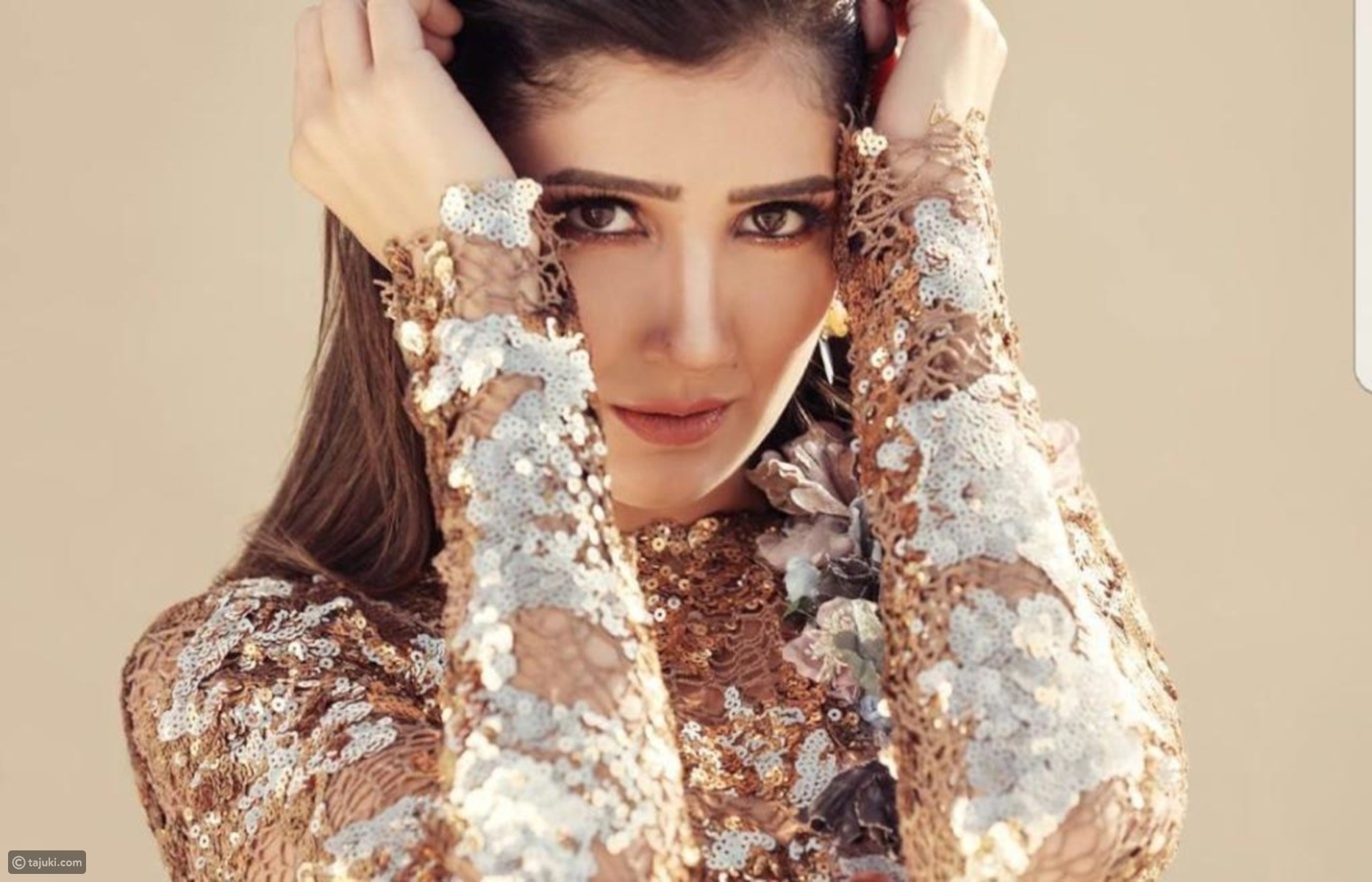 الفنانة مي عمر