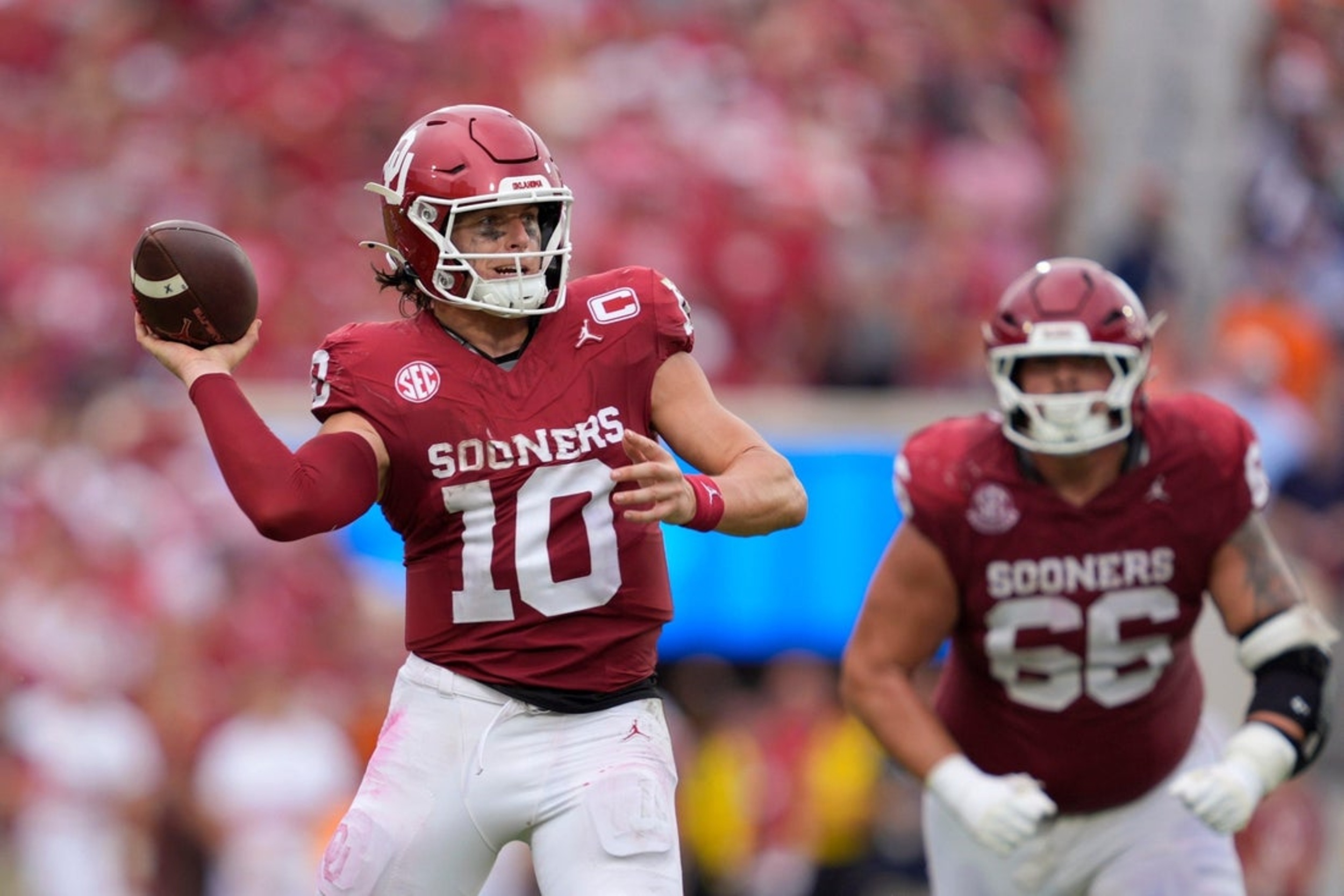 Oklahoma QB, Heisman frontrunner John Mateer to miss time due to hand ...