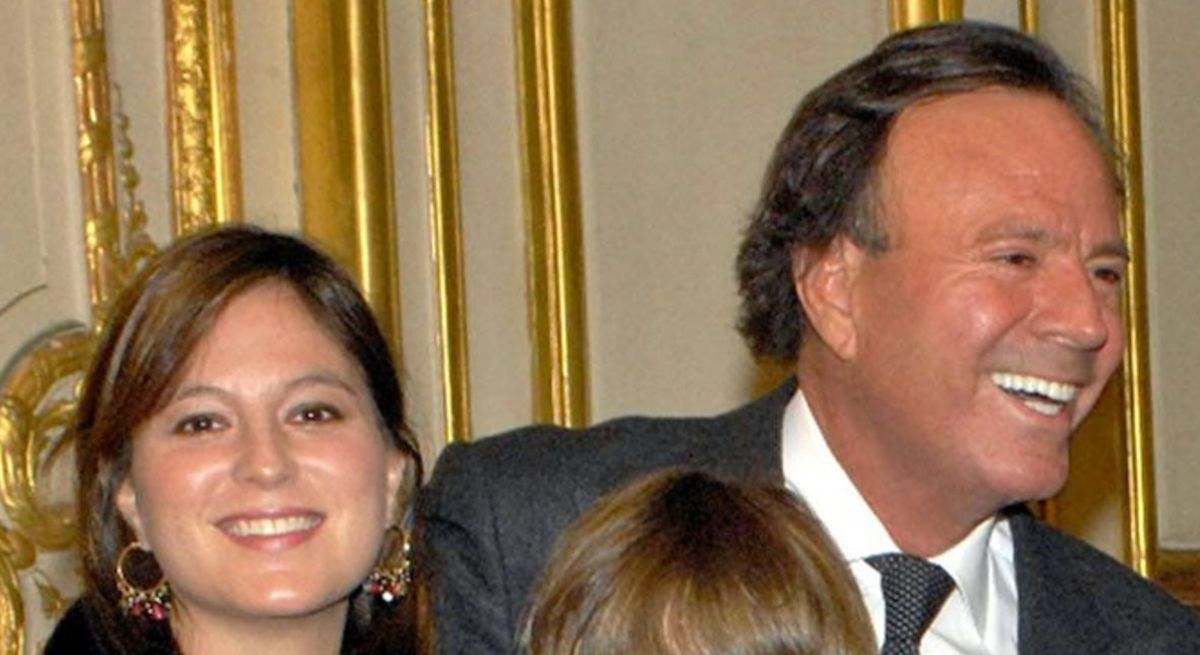 La inédita imagen con la que Chábeli felicita a Julio Iglesias por su ...