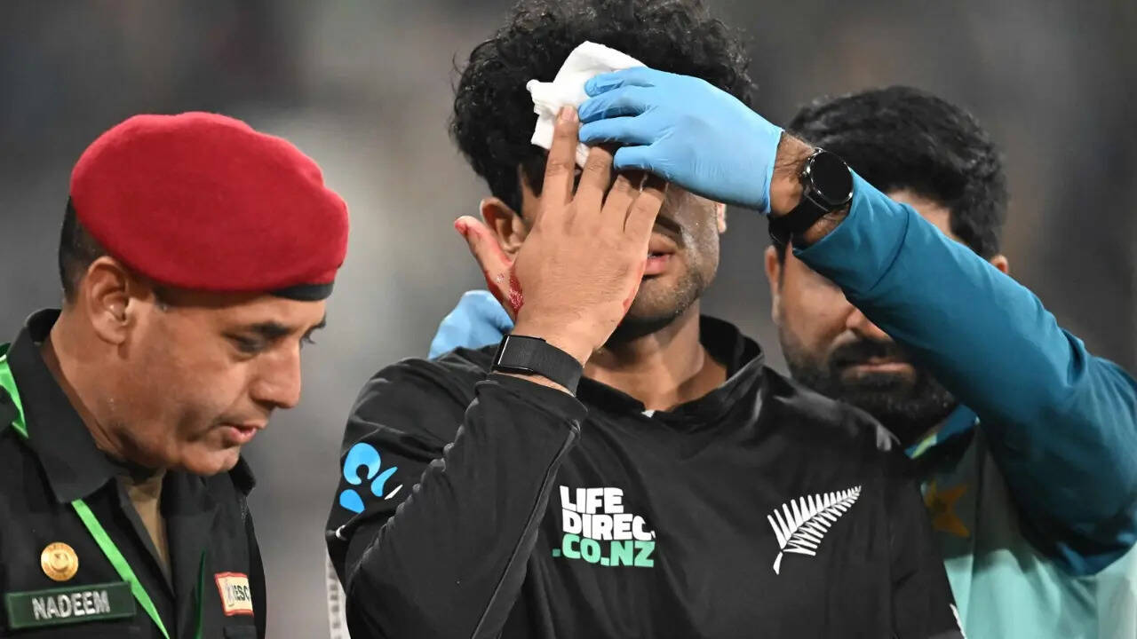 New Zealand Star Suffers Freak Facial Injury, Crashes Into Hoarding ...