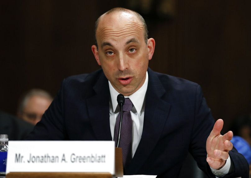 جوناثان غرينبلات، المدير التنفيذي لرابطة مكافحة التشهير، خلال جلسة استماع في مجلس الشيوخ الأمريكي، في واشنطن، 2 مايو 2017. Carolyn Kaster/ AP