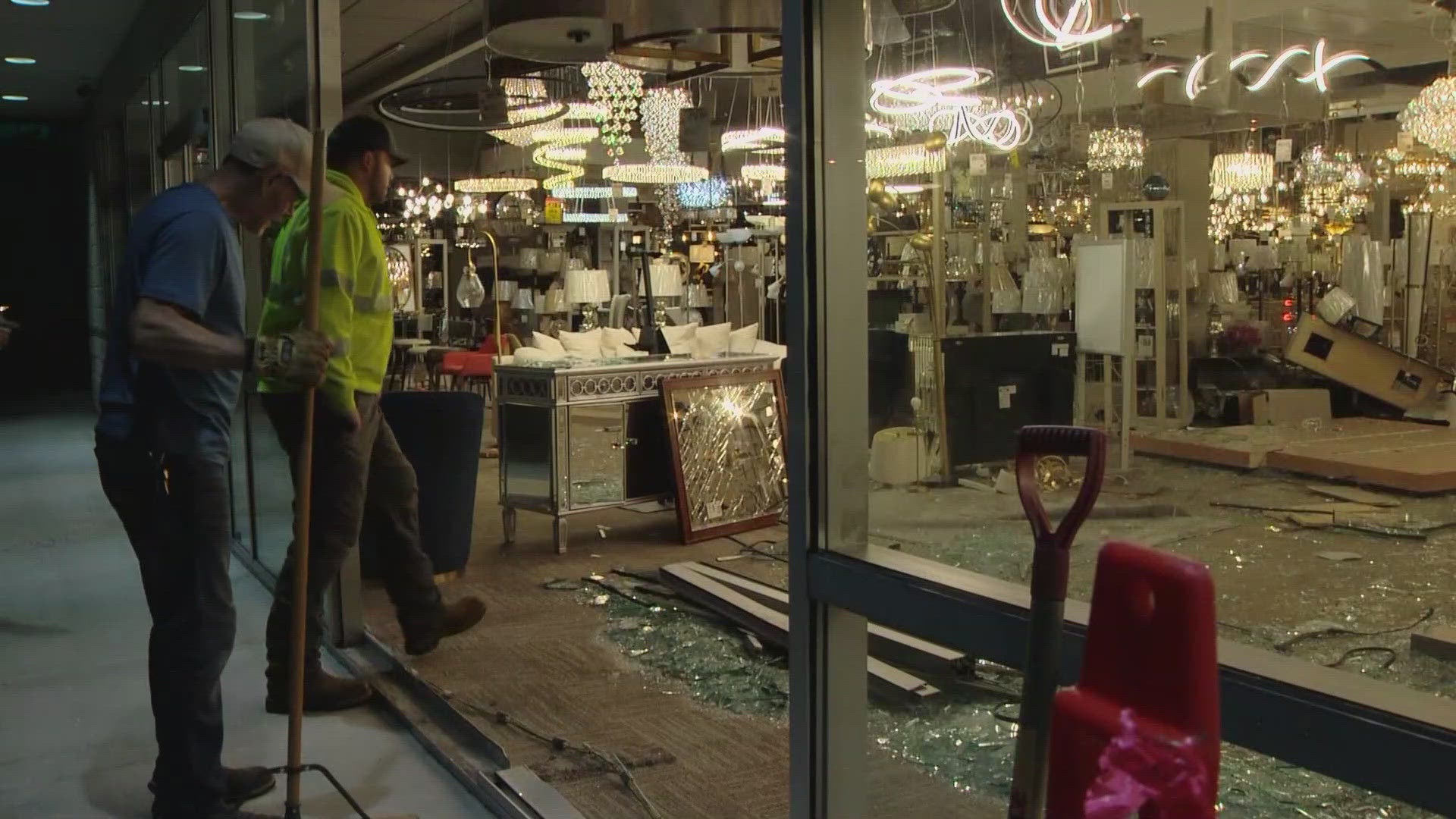 Driver crashed into Lynnwood lamp store