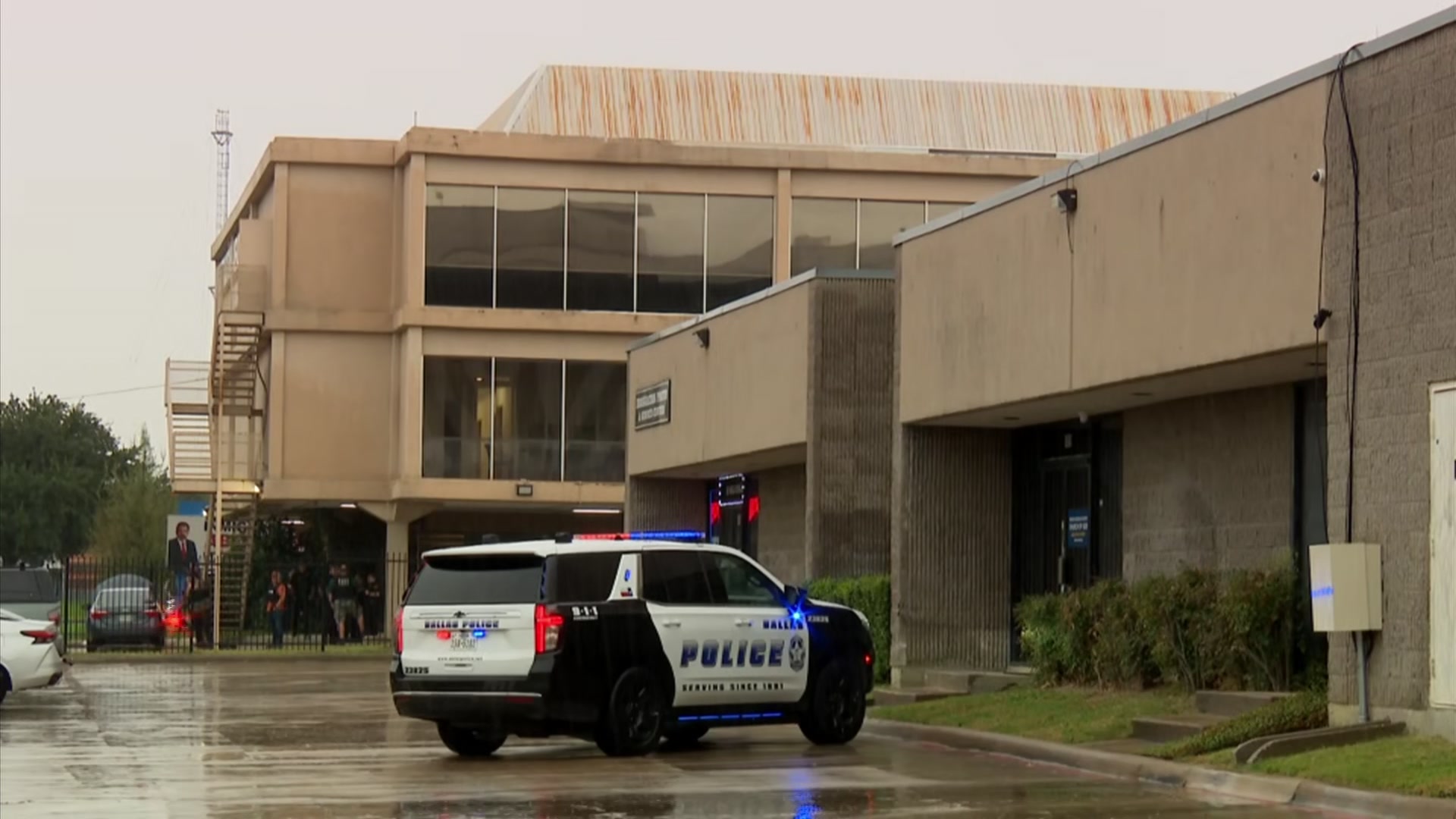 Second victim from Dallas ICE facility shooting dies, LULAC says(00)