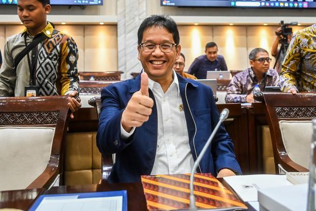 Komentar Menkeu Purbaya Dapat Karangan Bunga karena Cukai Rokok Stabil