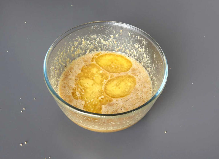 Passo 4 - Bolo de nozes superfácil feito com apenas 4 ingredientes