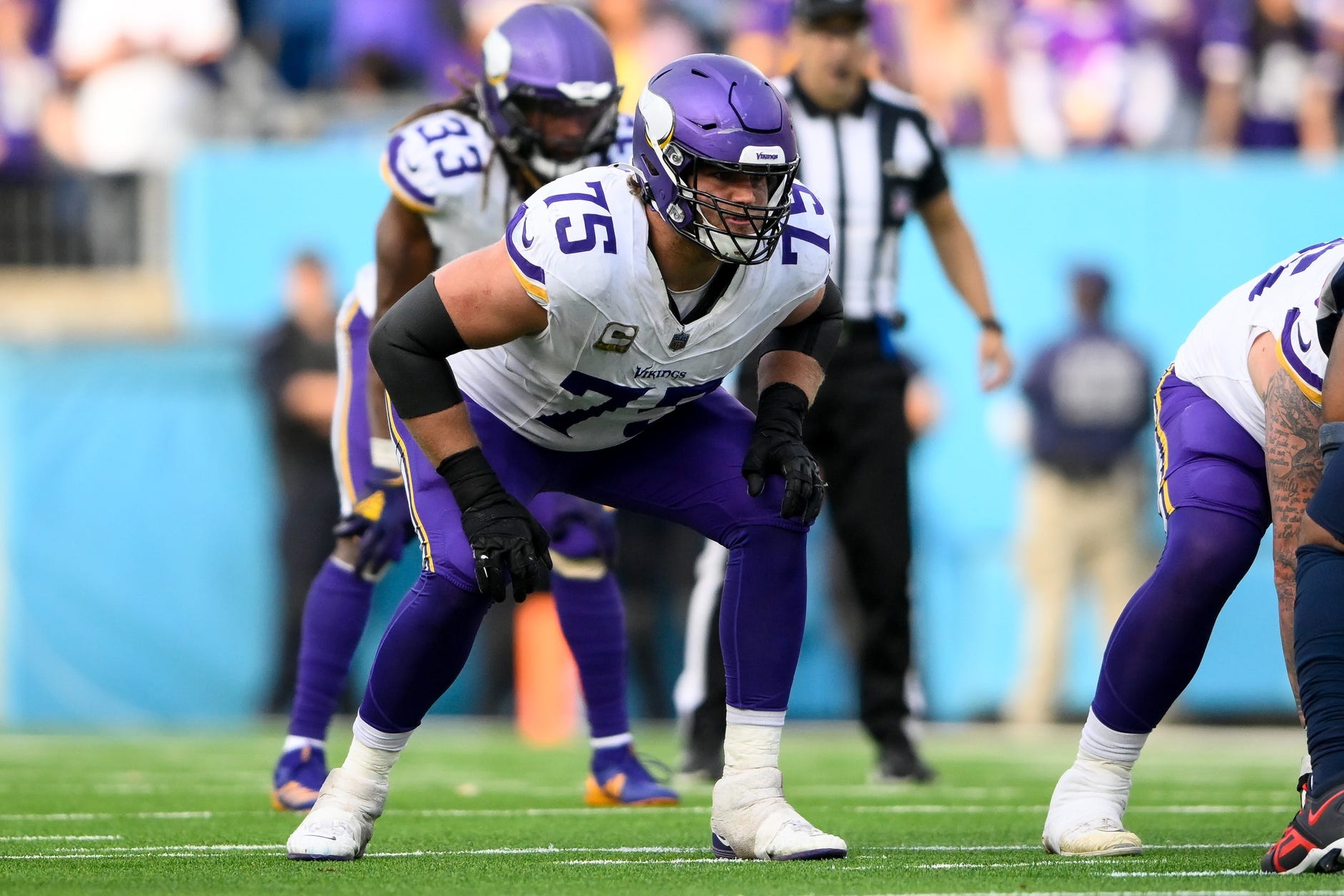 Offensive line injuries have the Vikings struggling to protect the ...