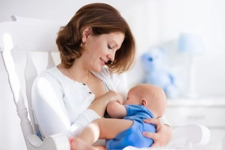 Ibu Menyusui Lebih Aman dari Kanker Payudara, Ini Penjelasan Dokter