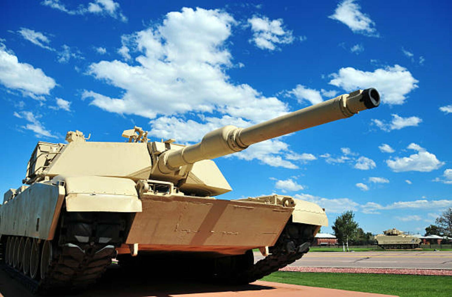 Romania seeks $7B U.S. tank deal amid rising security concerns