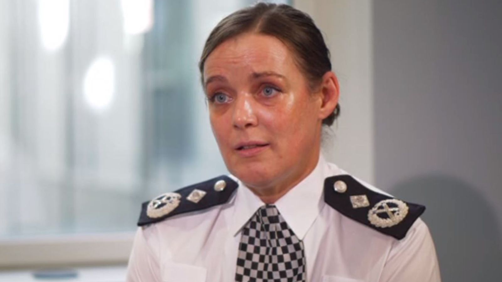 Top cop warns of 'real threat' amid political rows around asylum seekers