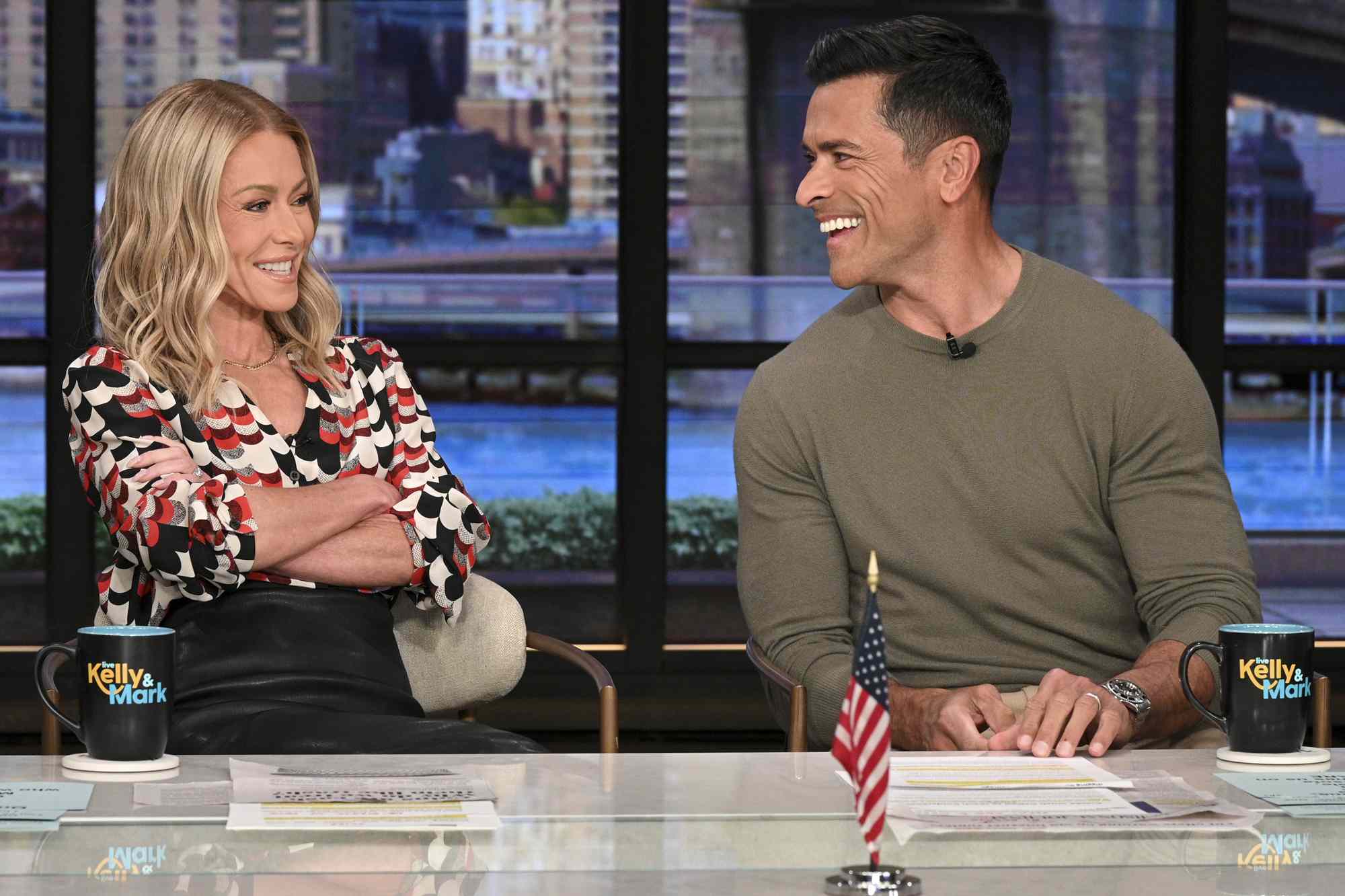Kelly Ripa 'Lost It' on Mark Consuelos When He Criticized Her Home ...
