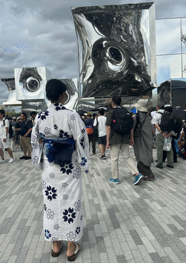 70年大阪万博のゆかた 大阪・関西万博で着た祖母の浴衣が注目の的！1970年のマークに