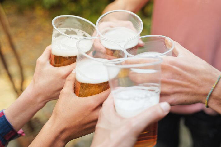 Especialistas avaliam que baixo teor alcoólico, aromas e preço inferior dificultam chance de adulteração de cerveja. Foto: Ðorde Savic (Teodor Lazarev)