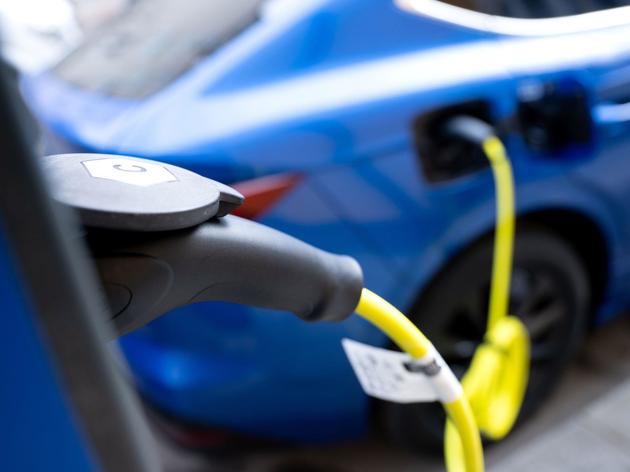 Elektroautos werden in Deutschland immer populärer. Eine neue Förderung könnte den Zuwachs zusätzlich anschieben (Archivbild)