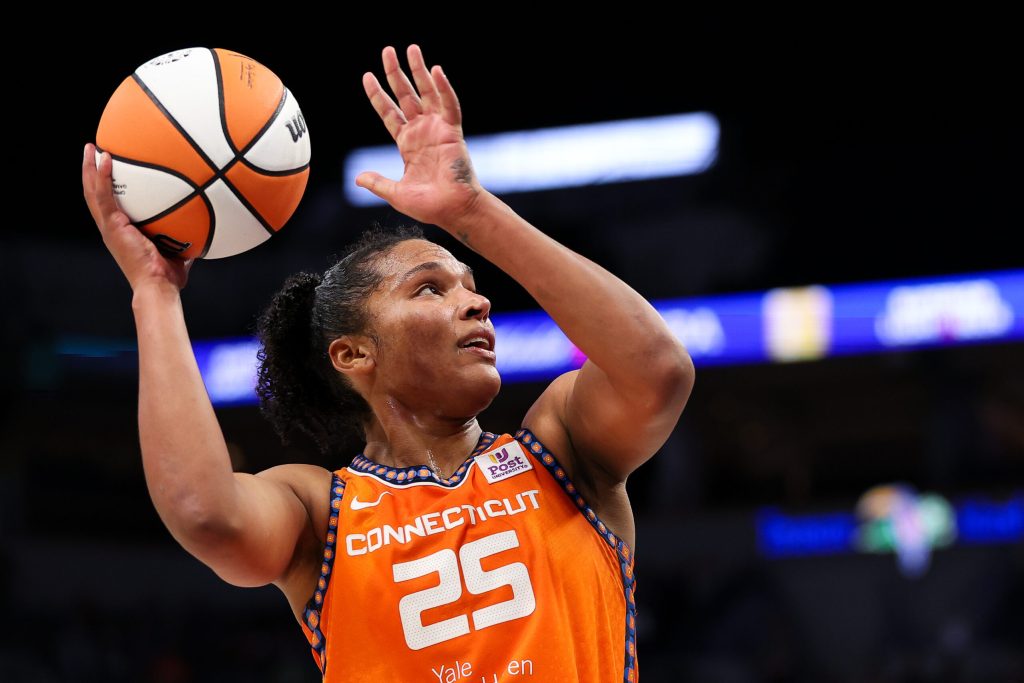 4-top-highlights-from-alyssa-thomas-record-double-double-in-wnba