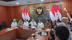 Rakortas Penanganan Cs-137, Zulhas Fokus pada Industri Udang dan Kesehatan Masyarakat