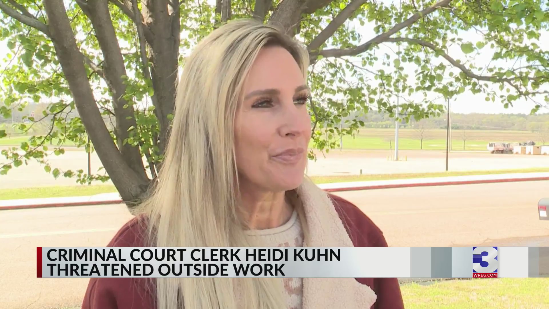 Criminal court clerk threatened with knife at 201 Poplar