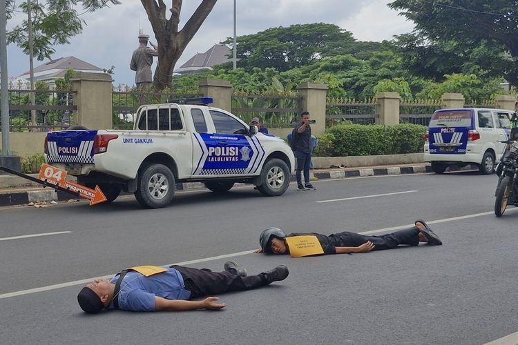 Keluarga Iko Minta Polisi Tunjukkan Rekaman CCTV Soal Kecelakaan
