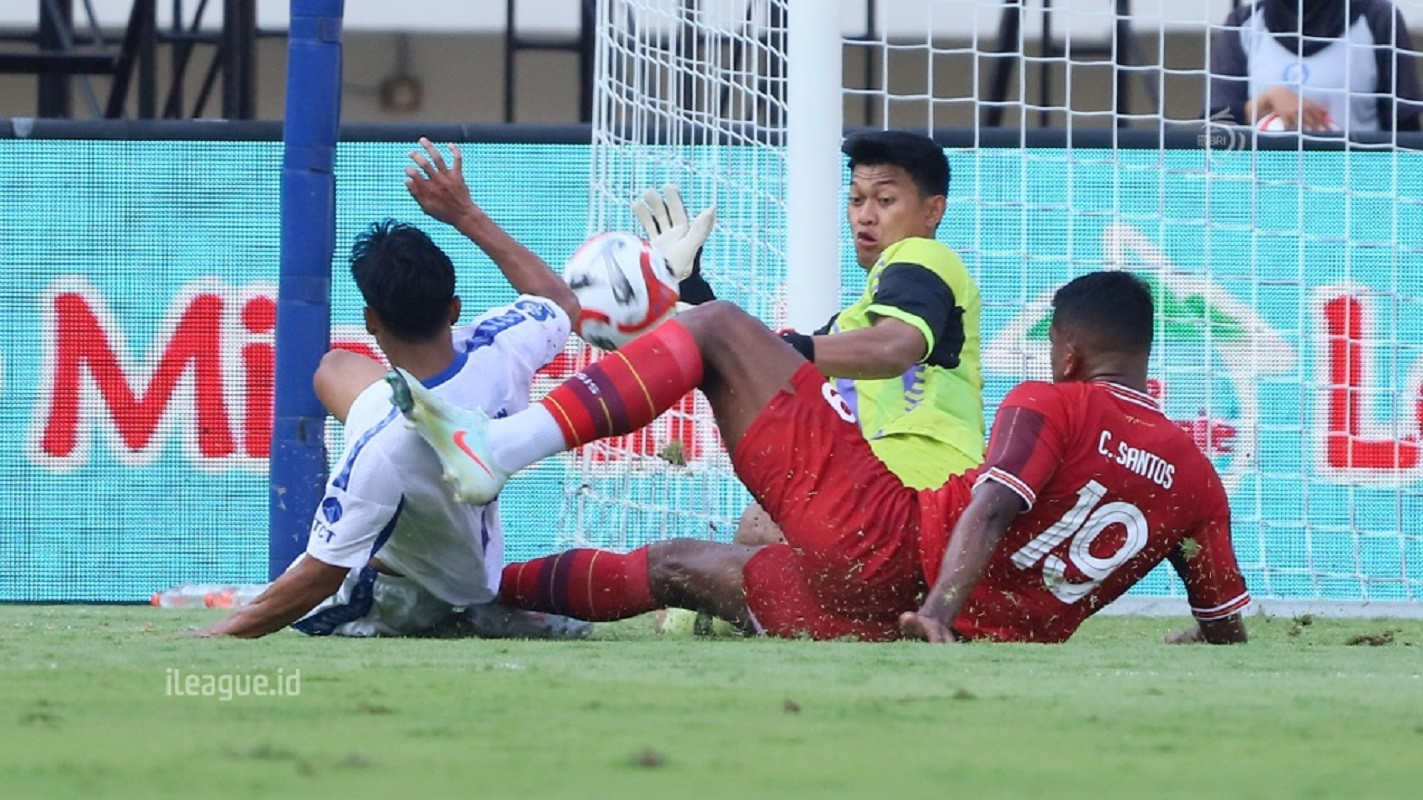 30 Kali Selamatkan Gawang, Kiper Persis Solo Ungguli Pemain Asing