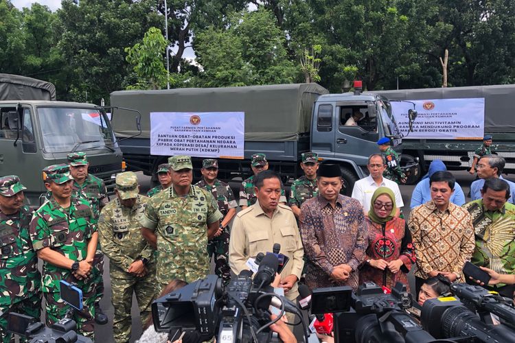 Pegang Kendali Laboratorium, Kemhan Kirim 17 Juta Obat ke Koperasi Desa Merah Putih