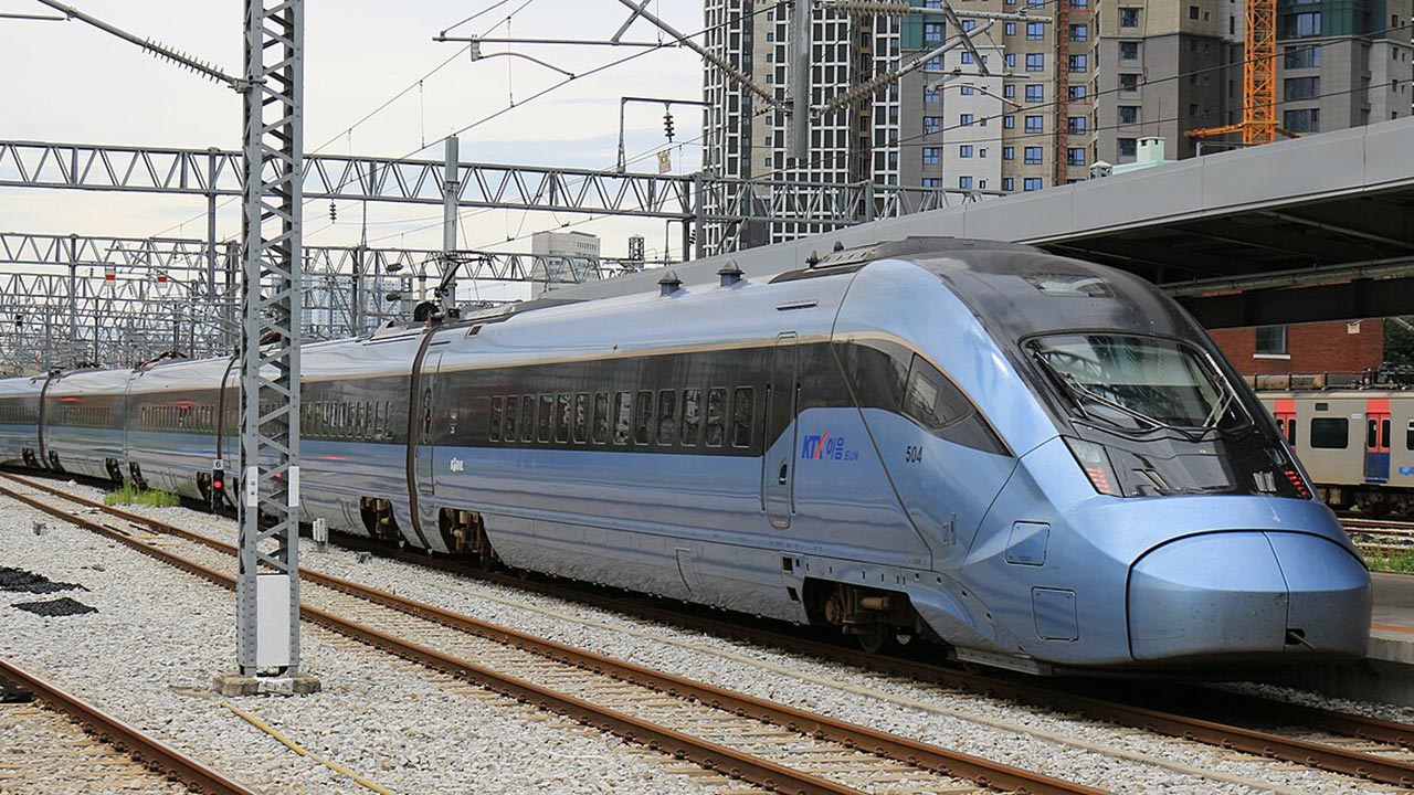 The tech behind modern bullet trains