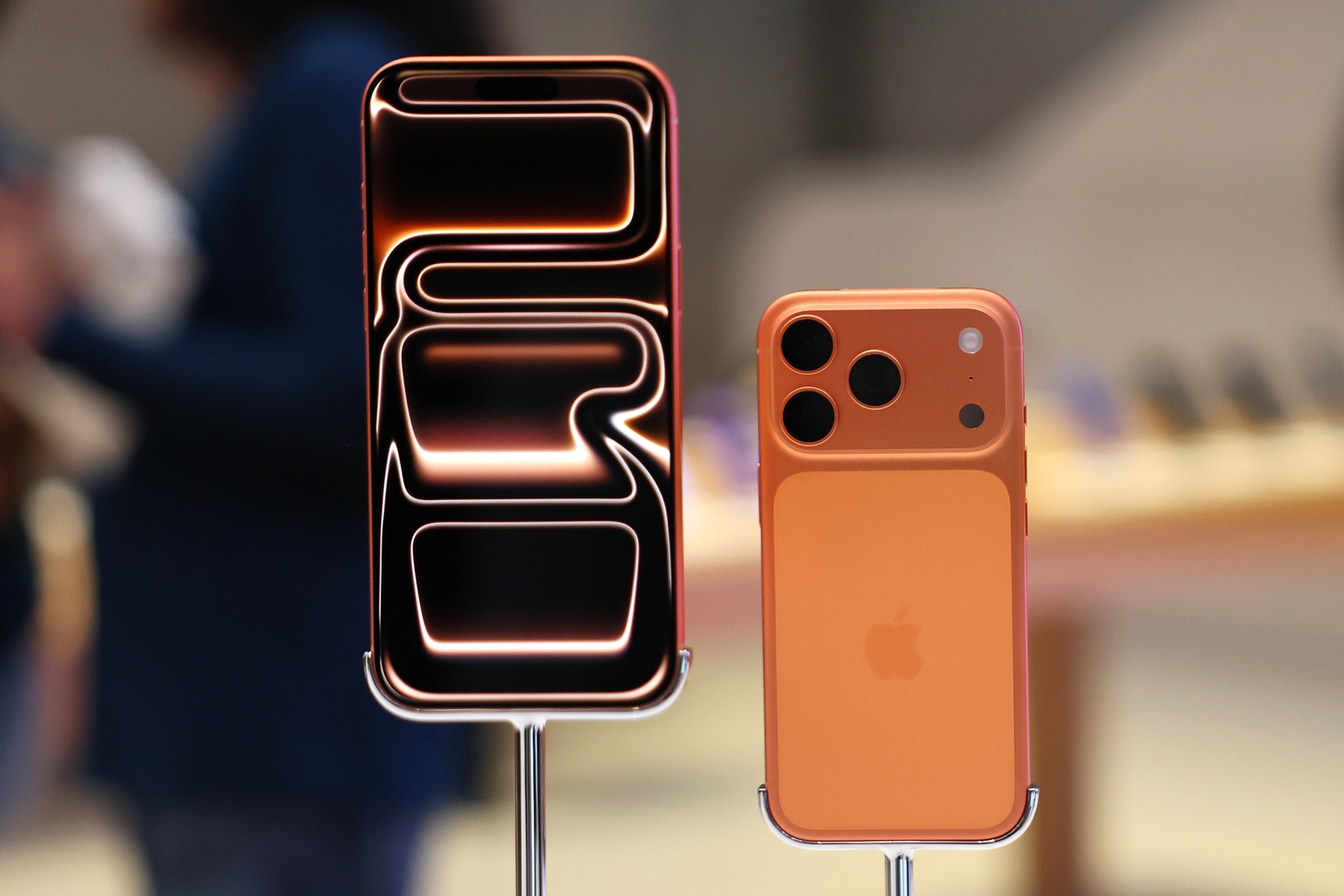 Apple iPhone 17, AI initiatives key as company approaches $4T market ...