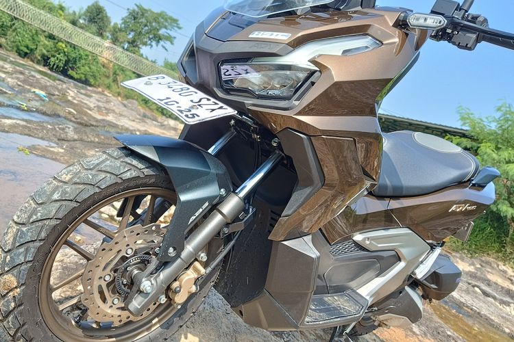 Spesifikasi Lengkap Honda ADV 160 RoadSync