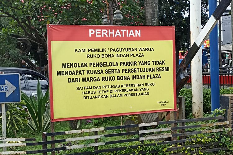 Tarif Tetap, Parkir Ruko Bona Indah Jadi Favorit Warga Meski Tanpa Izin