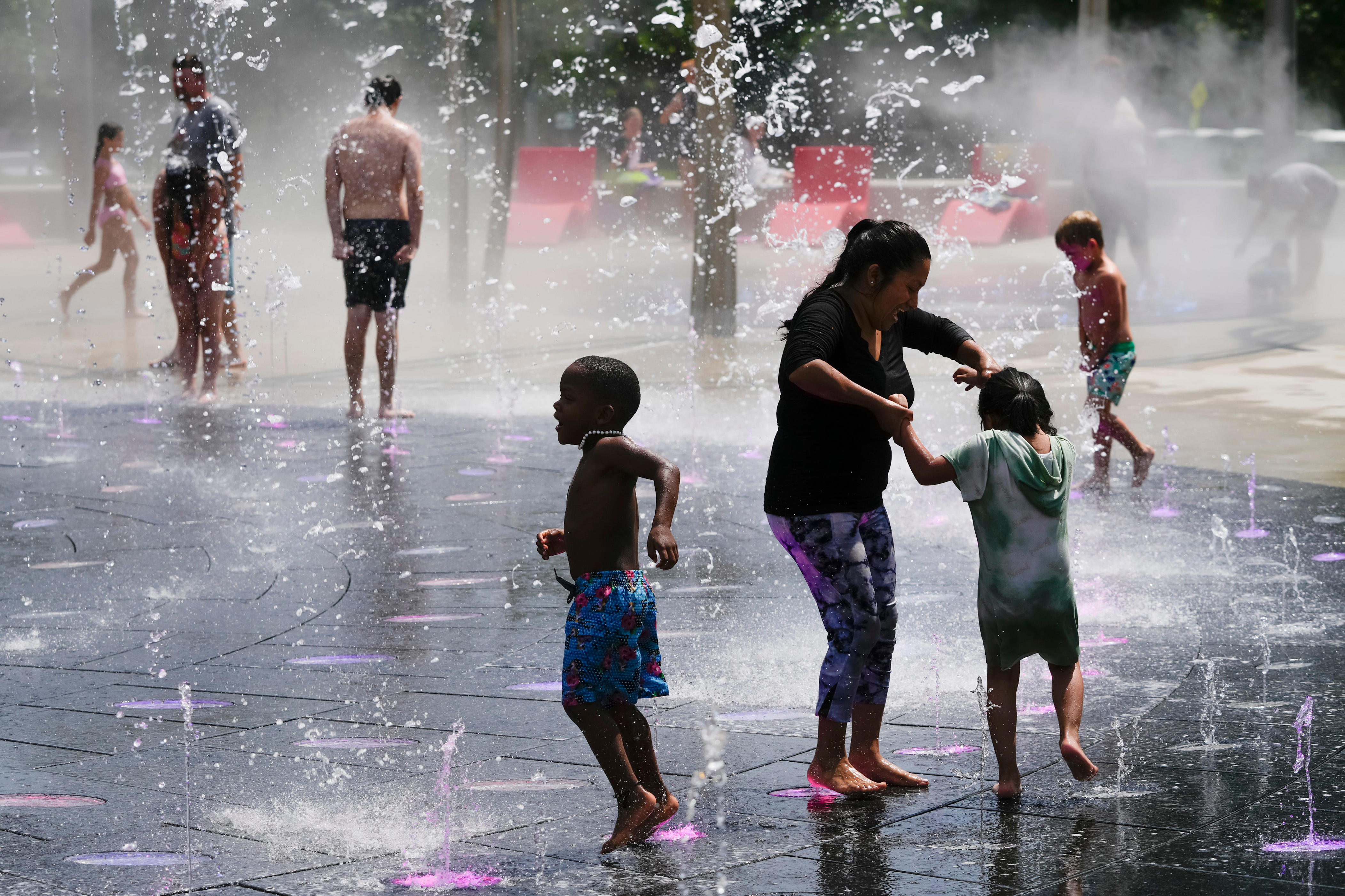 Where to find splash pads, pools in central Ohio during heat wave