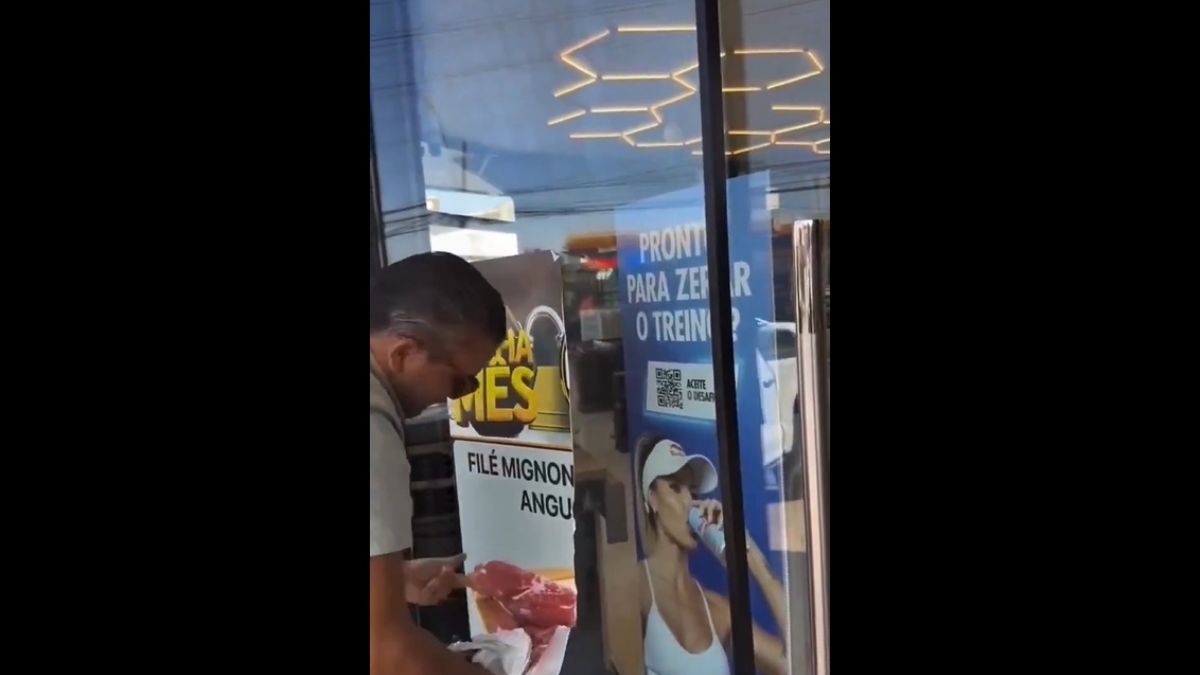 Açougueiro anti-petista troca frase e internet reage: “agora é pra família Bolsonaro?”